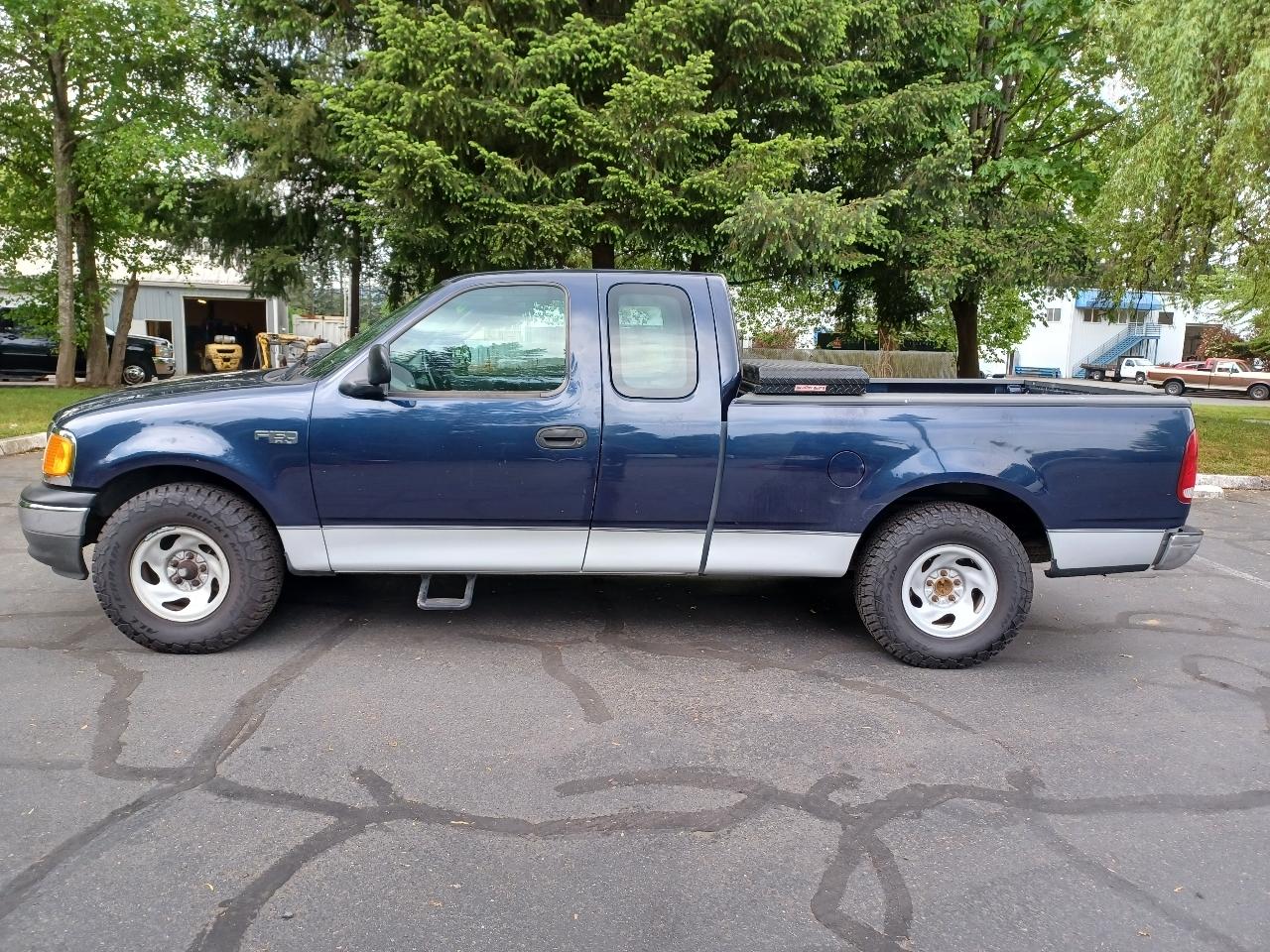 Ford F-150 Heritage XLT SuperCab Long Bed 2WD 2004