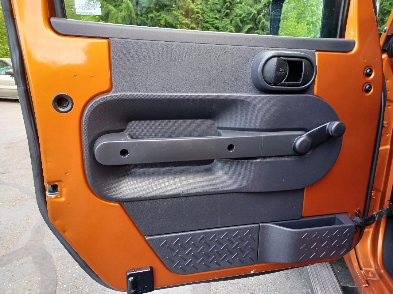 Jeep Wrangler Unlimited Sport RWD 2010