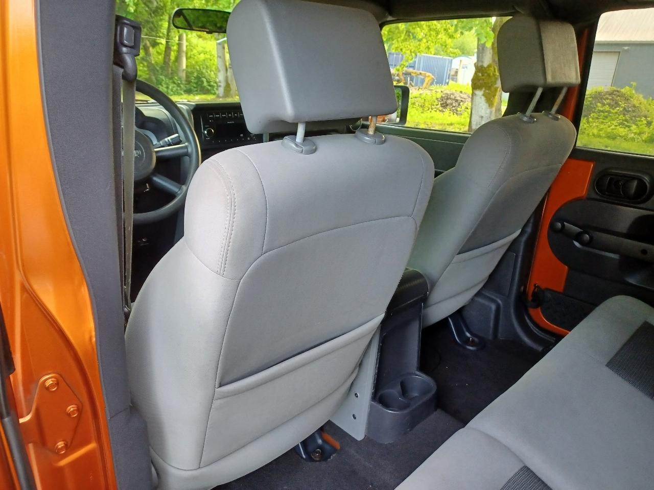 Jeep Wrangler Unlimited Sport RWD 2010