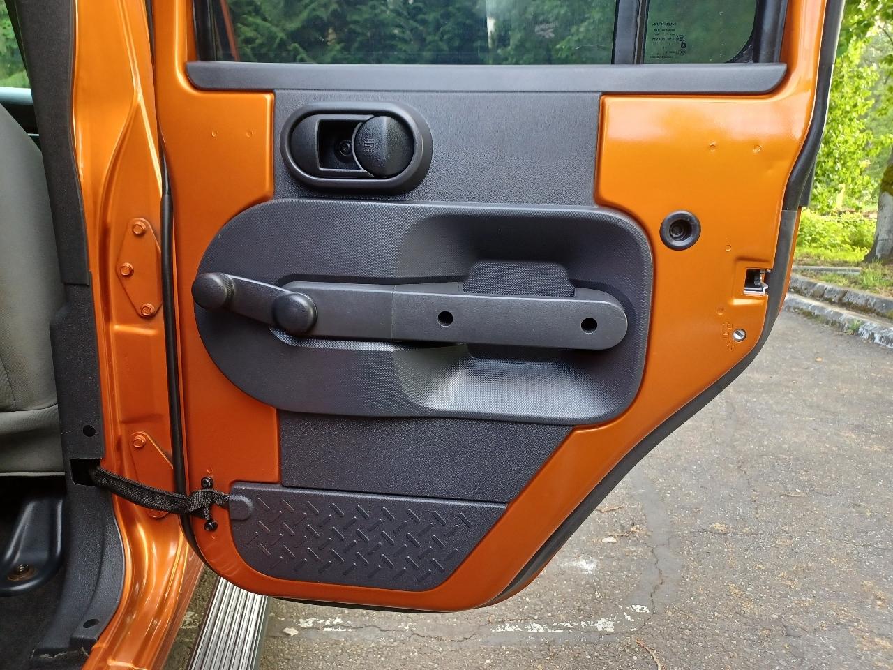 Jeep Wrangler Unlimited Sport RWD 2010