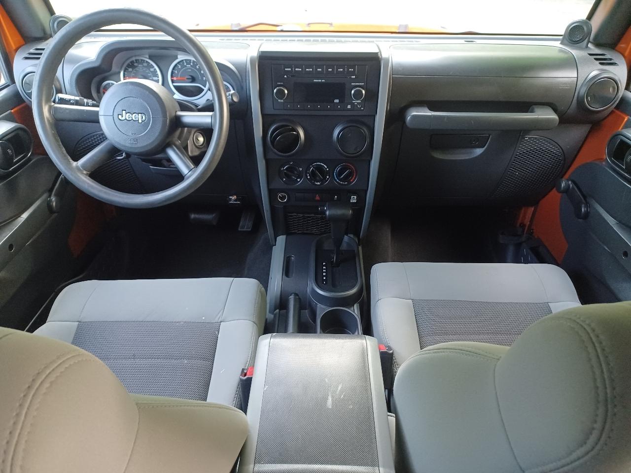 Jeep Wrangler Unlimited Sport RWD 2010