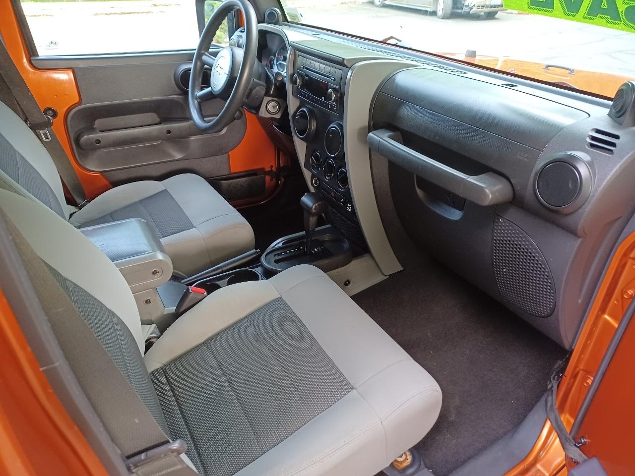Jeep Wrangler Unlimited Sport RWD 2010