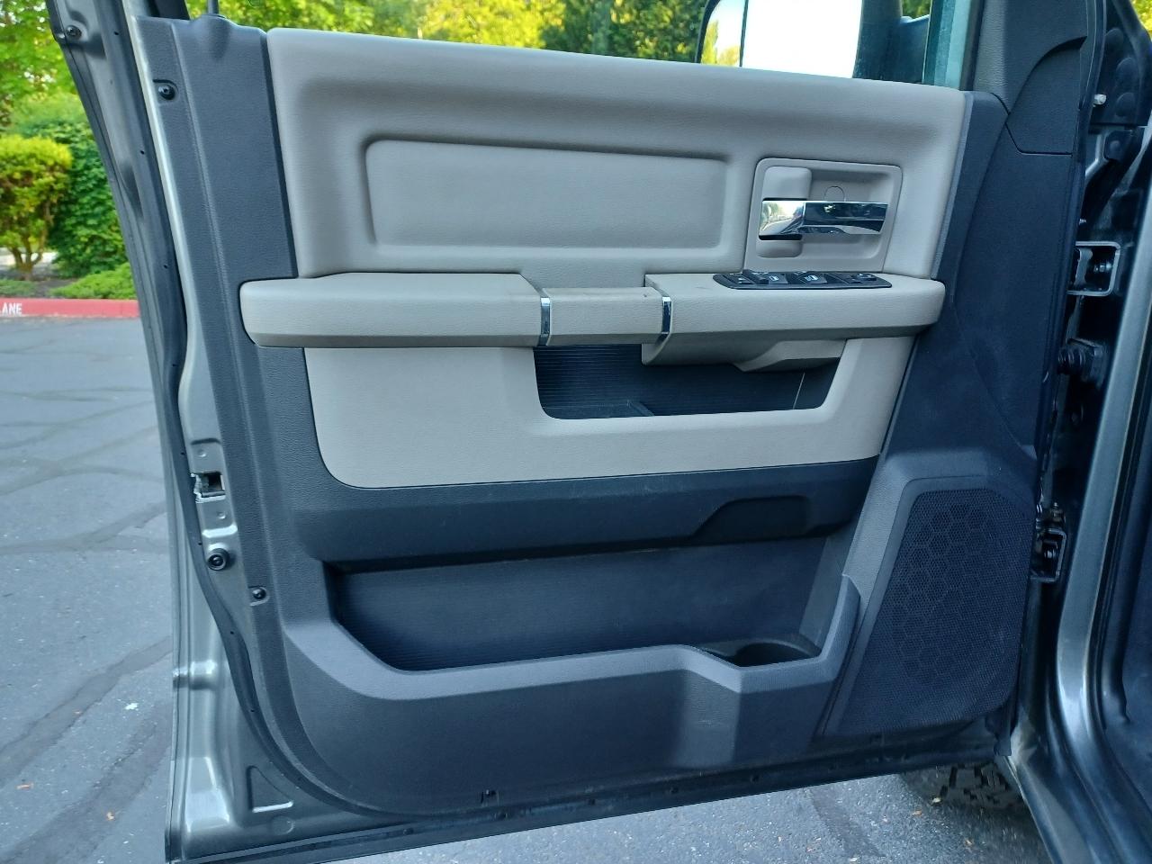 RAM 1500 Sport Crew Cab 4WD 2011