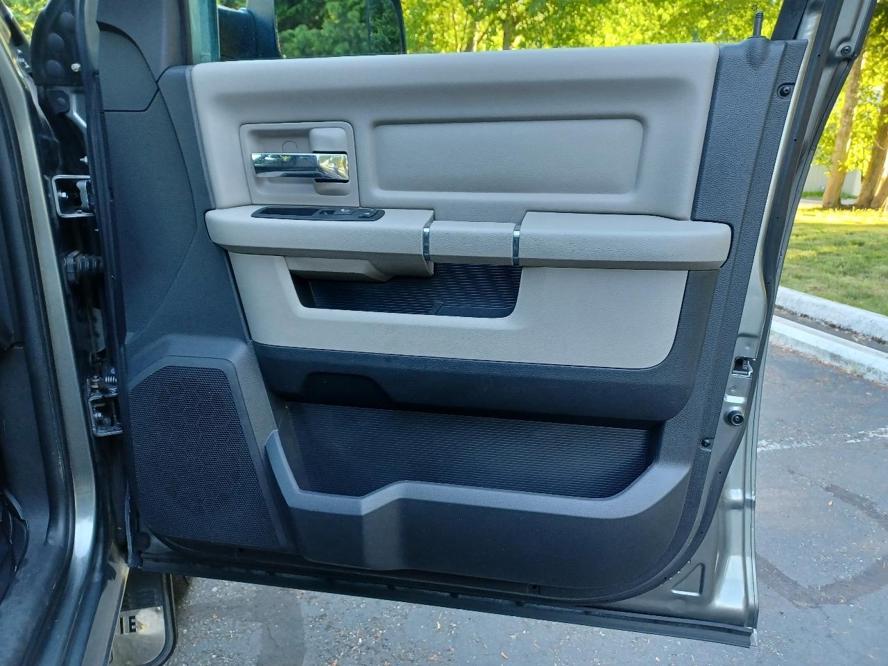 RAM 1500 Sport Crew Cab 4WD 2011