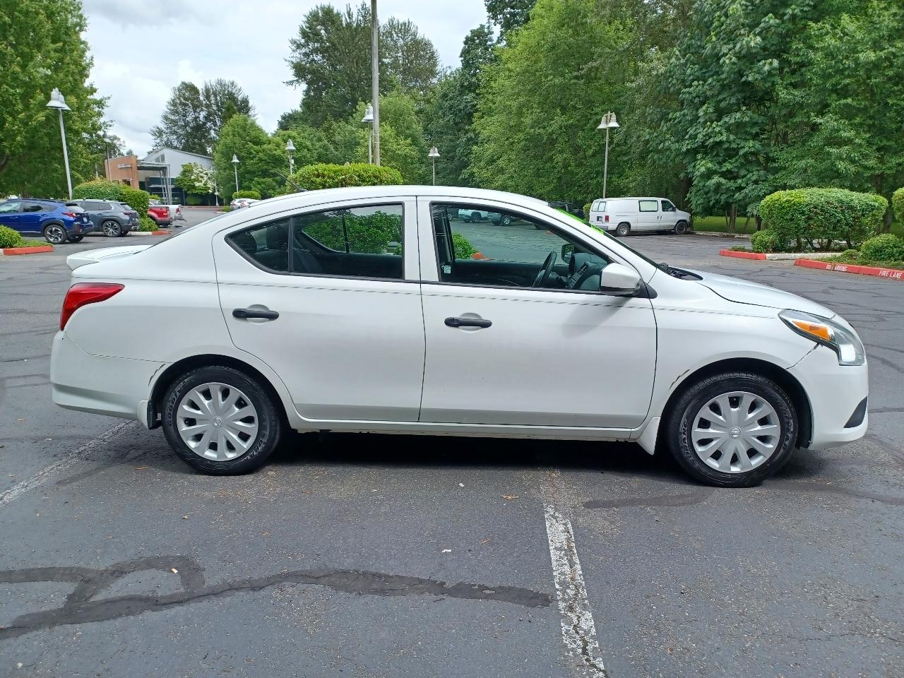 Nissan Versa 1.6 S 5M 2016