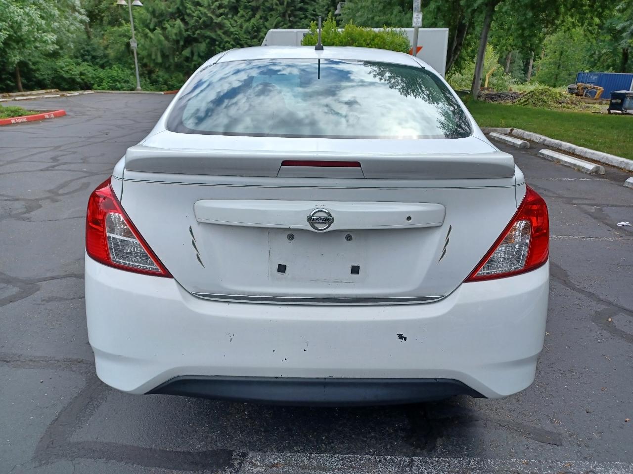 Nissan Versa 1.6 S 5M 2016
