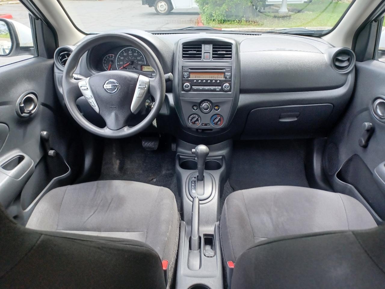 Nissan Versa 1.6 S 5M 2016