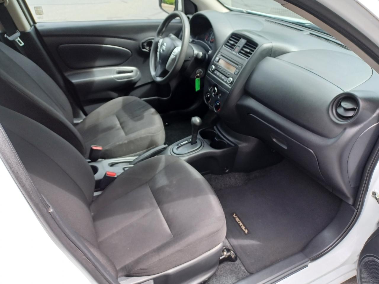 Nissan Versa 1.6 S 5M 2016
