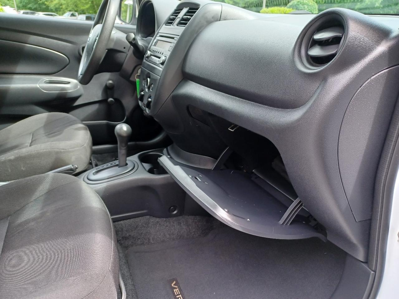 Nissan Versa 1.6 S 5M 2016