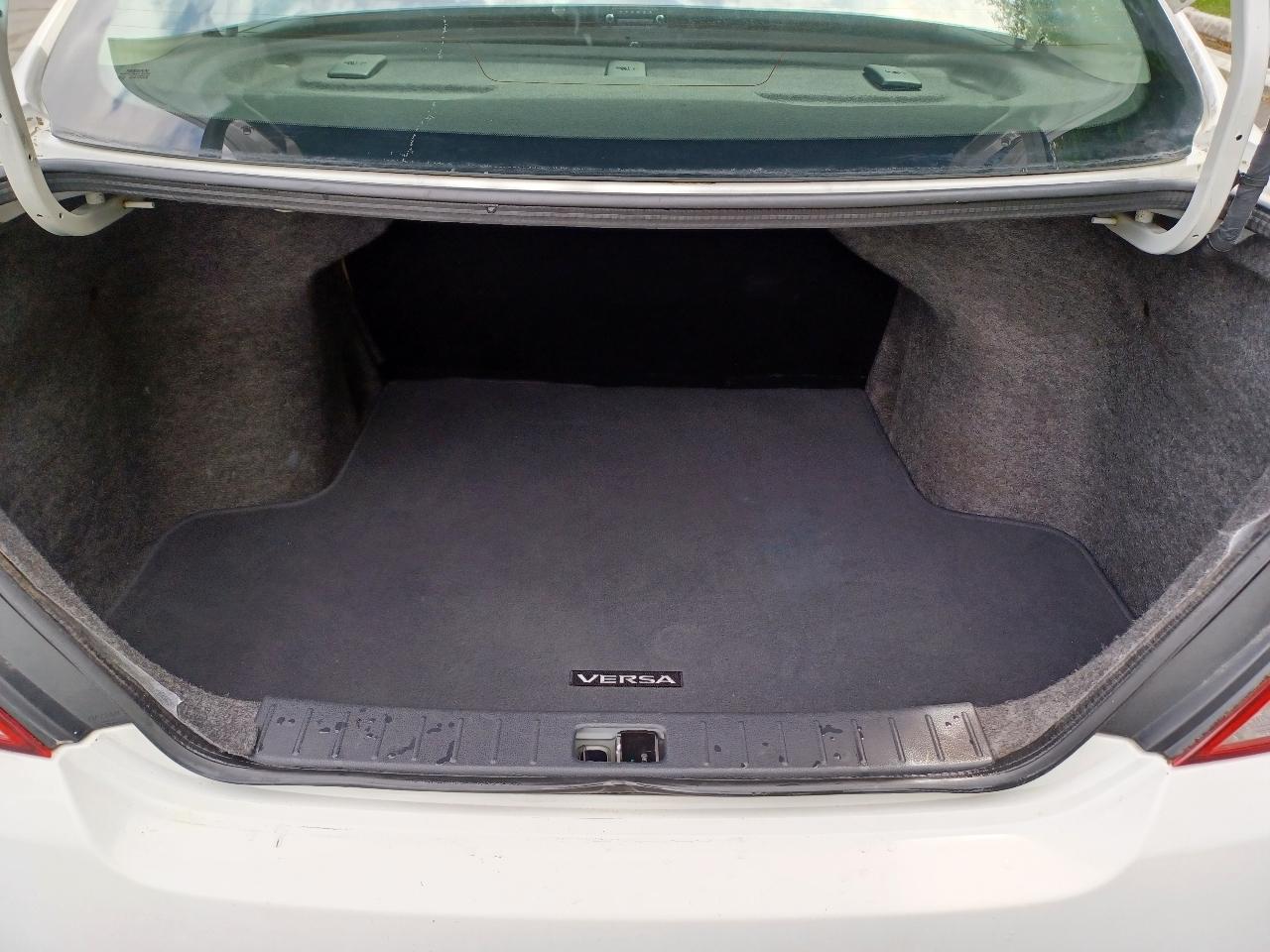 Nissan Versa 1.6 S 5M 2016