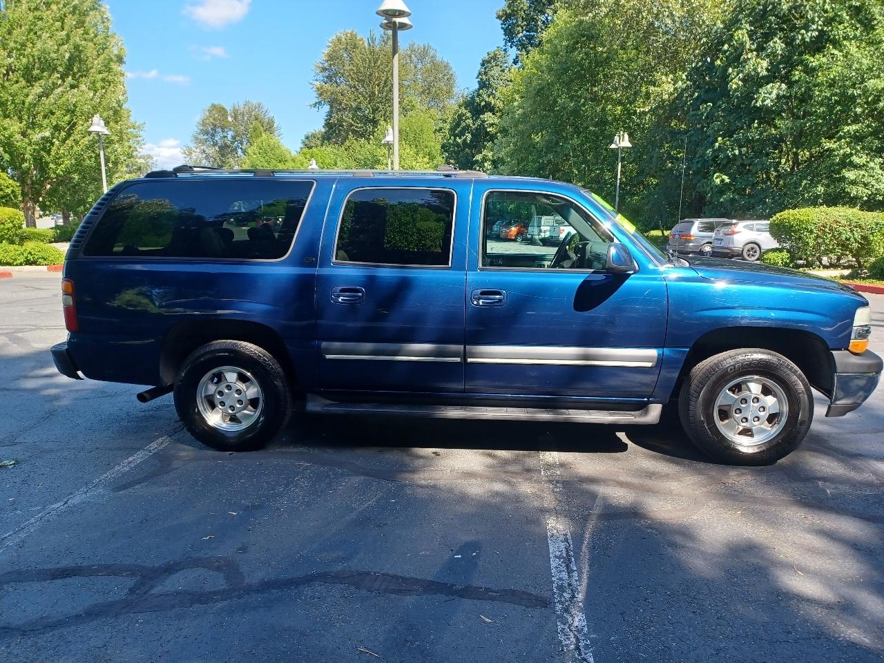 Chevrolet Suburban 1500 4WD 2002