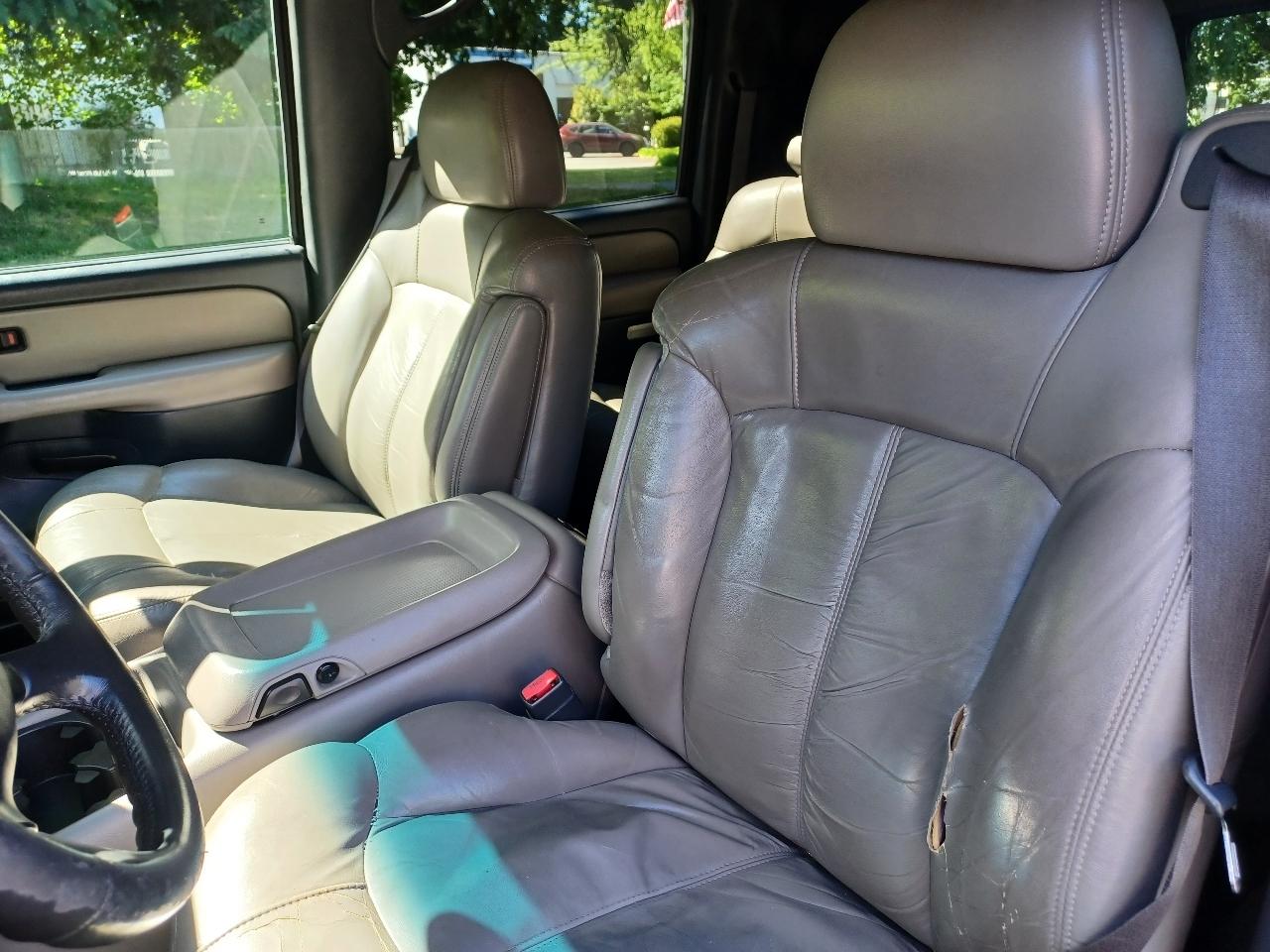 Chevrolet Suburban 1500 4WD 2002