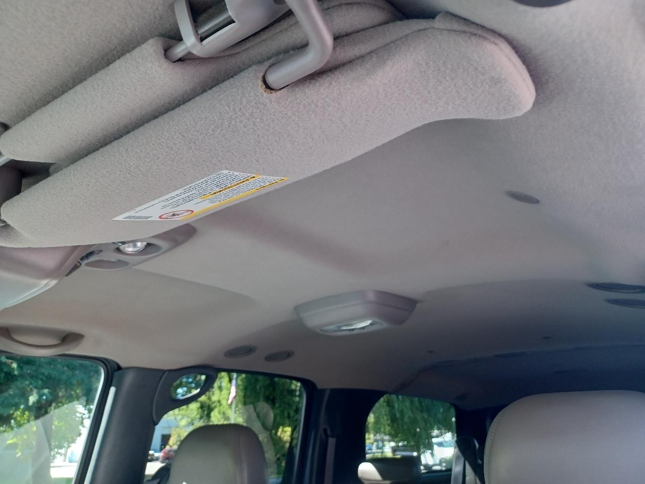 Chevrolet Suburban 1500 4WD 2002