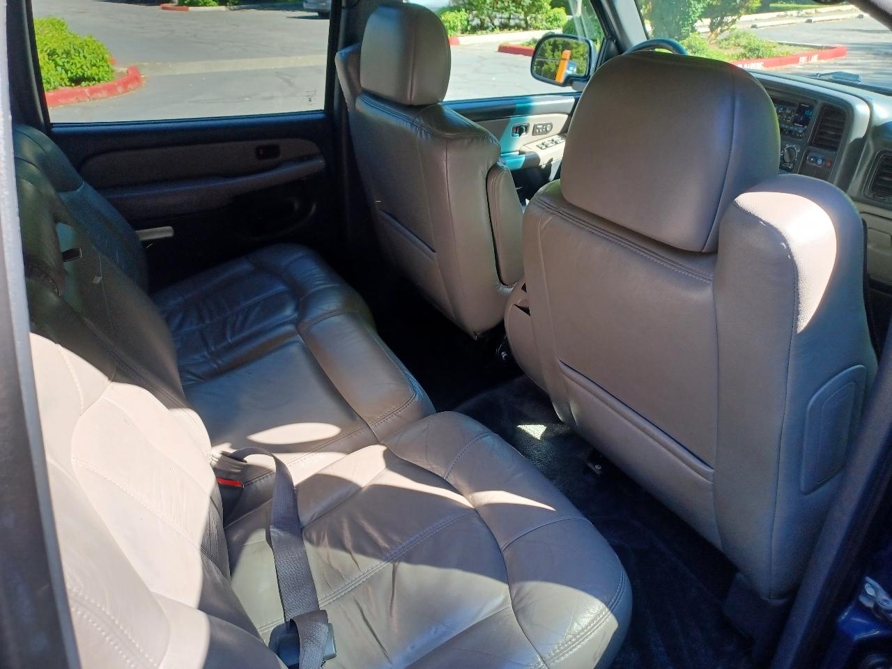 Chevrolet Suburban 1500 4WD 2002