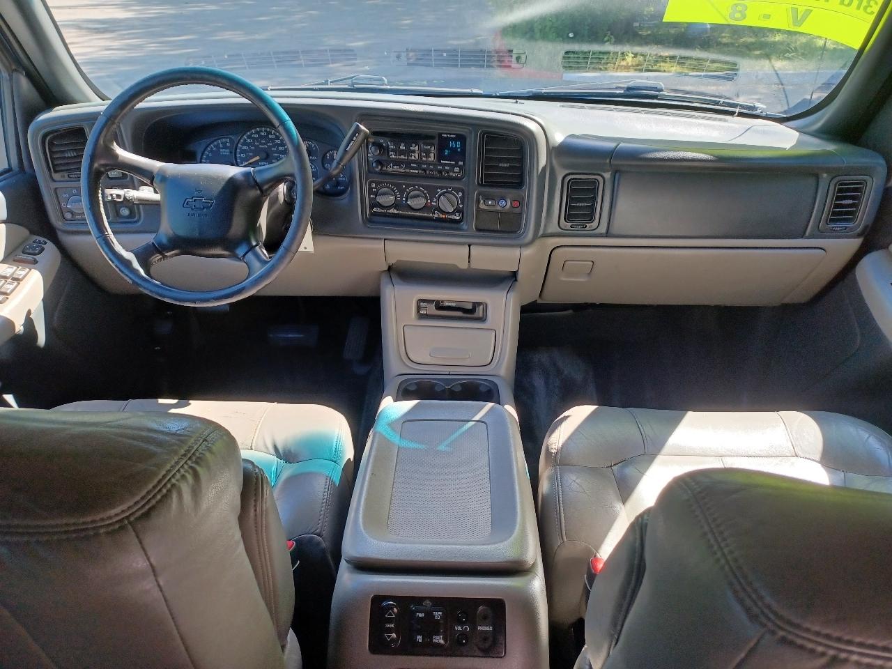 Chevrolet Suburban 1500 4WD 2002