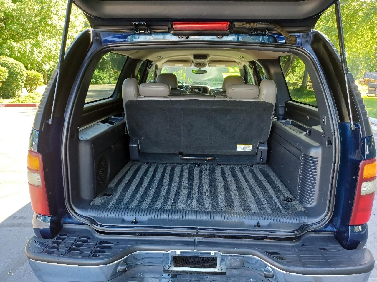 Chevrolet Suburban 1500 4WD 2002