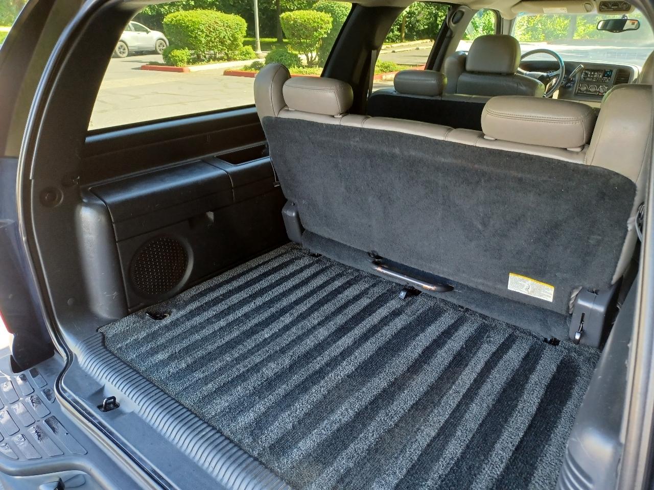 Chevrolet Suburban 1500 4WD 2002