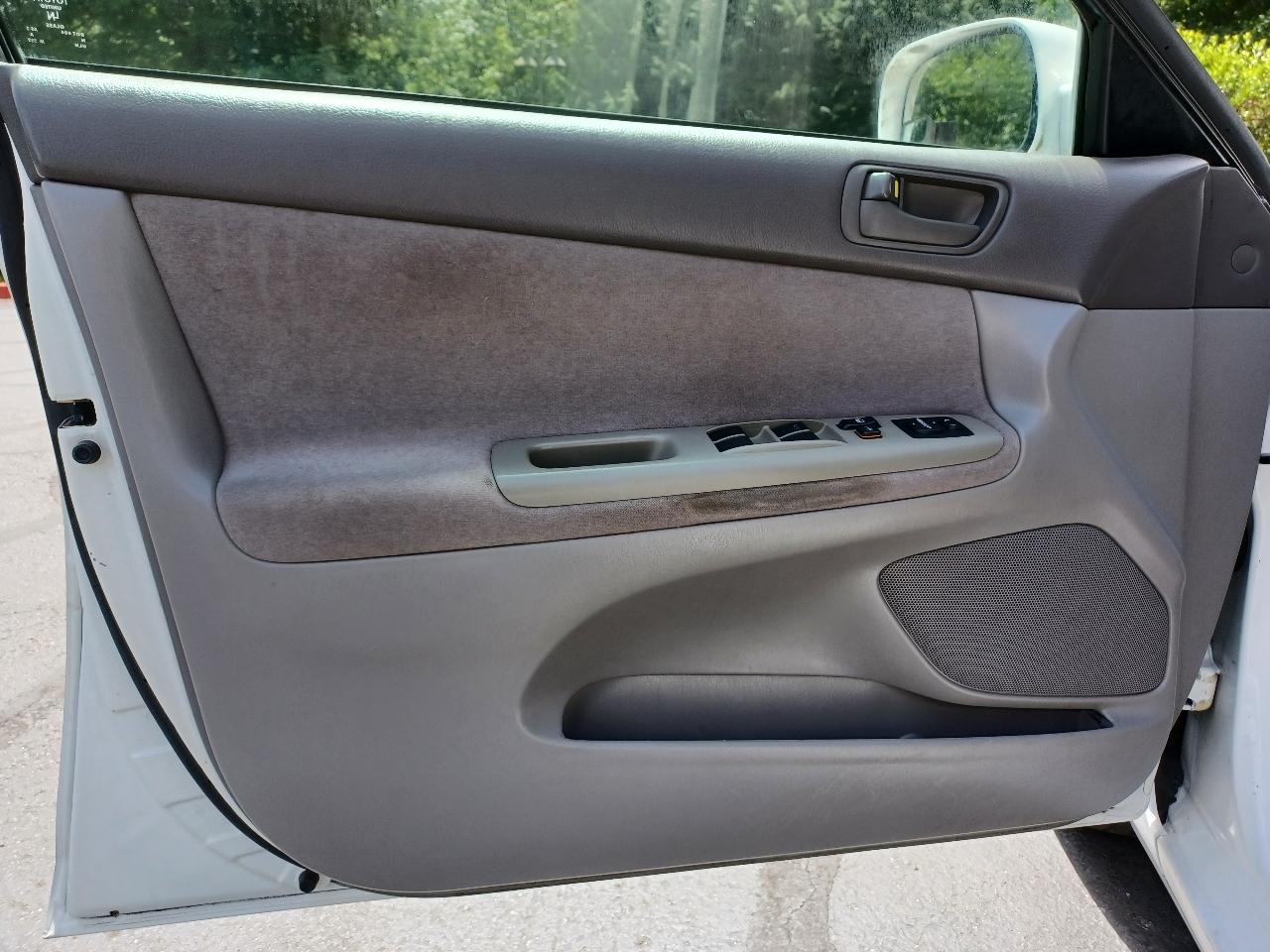 Toyota Camry XLE V6 2002