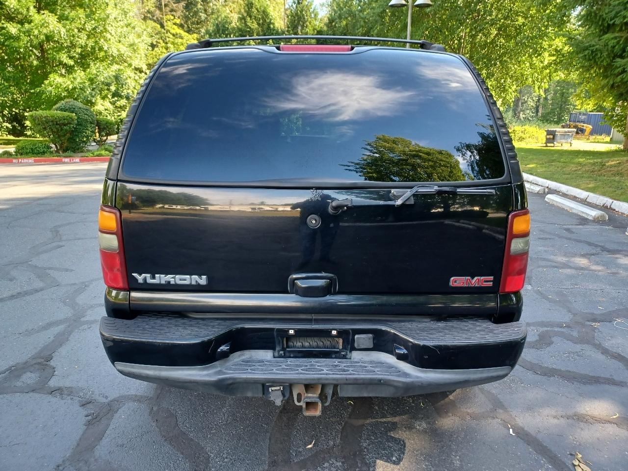 GMC Yukon Denali Base 2002