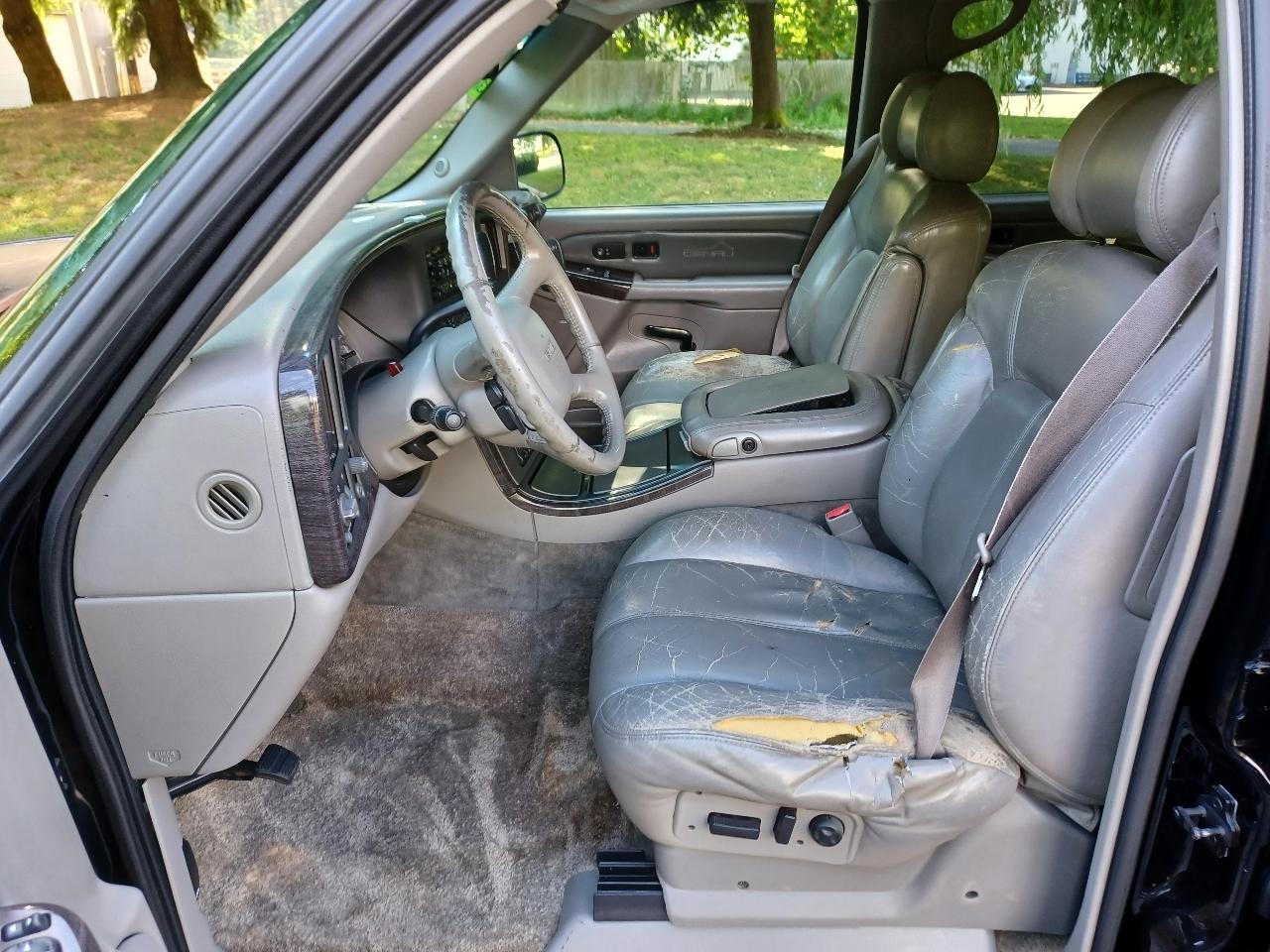 GMC Yukon Denali Base 2002