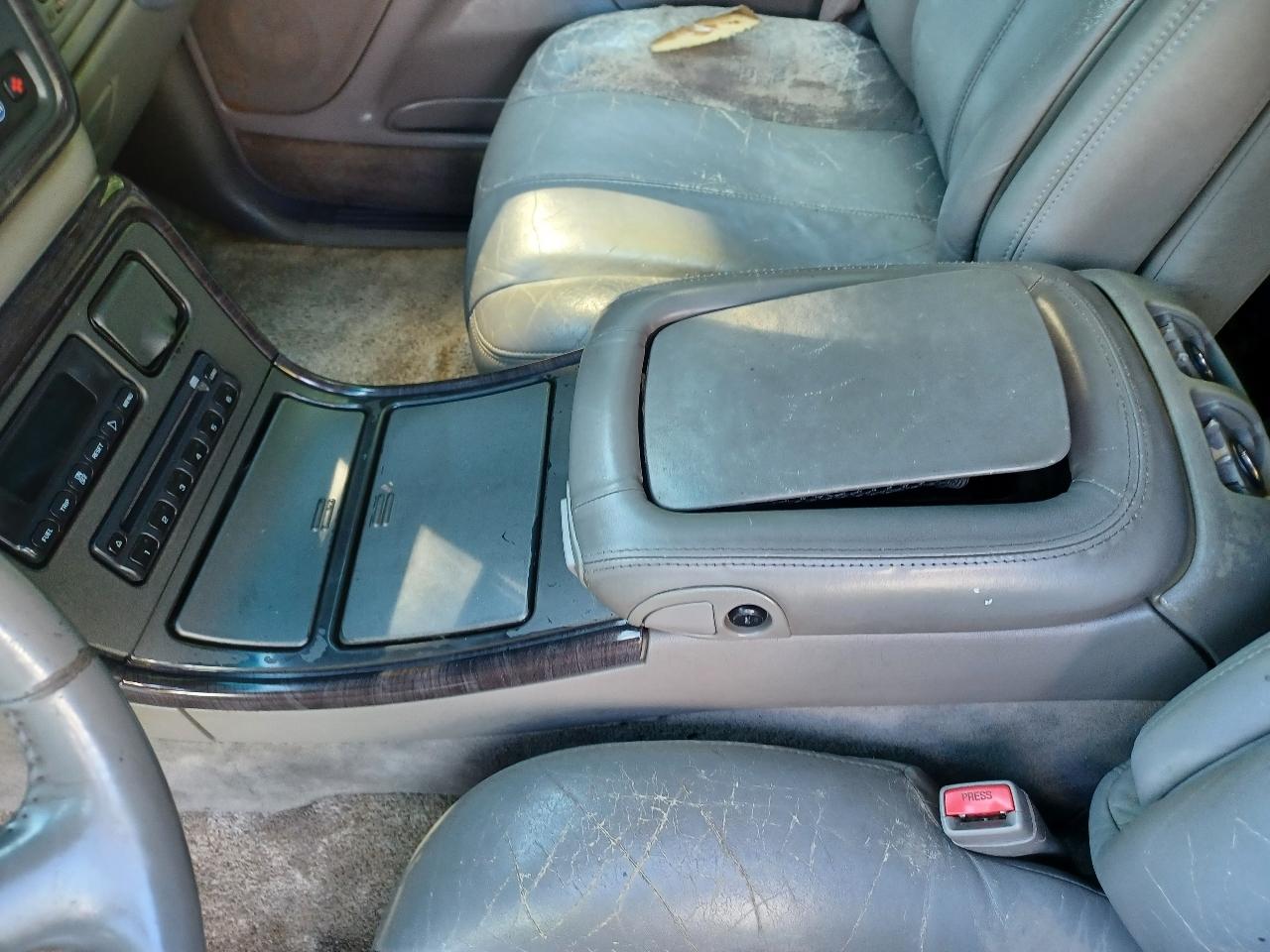 GMC Yukon Denali Base 2002