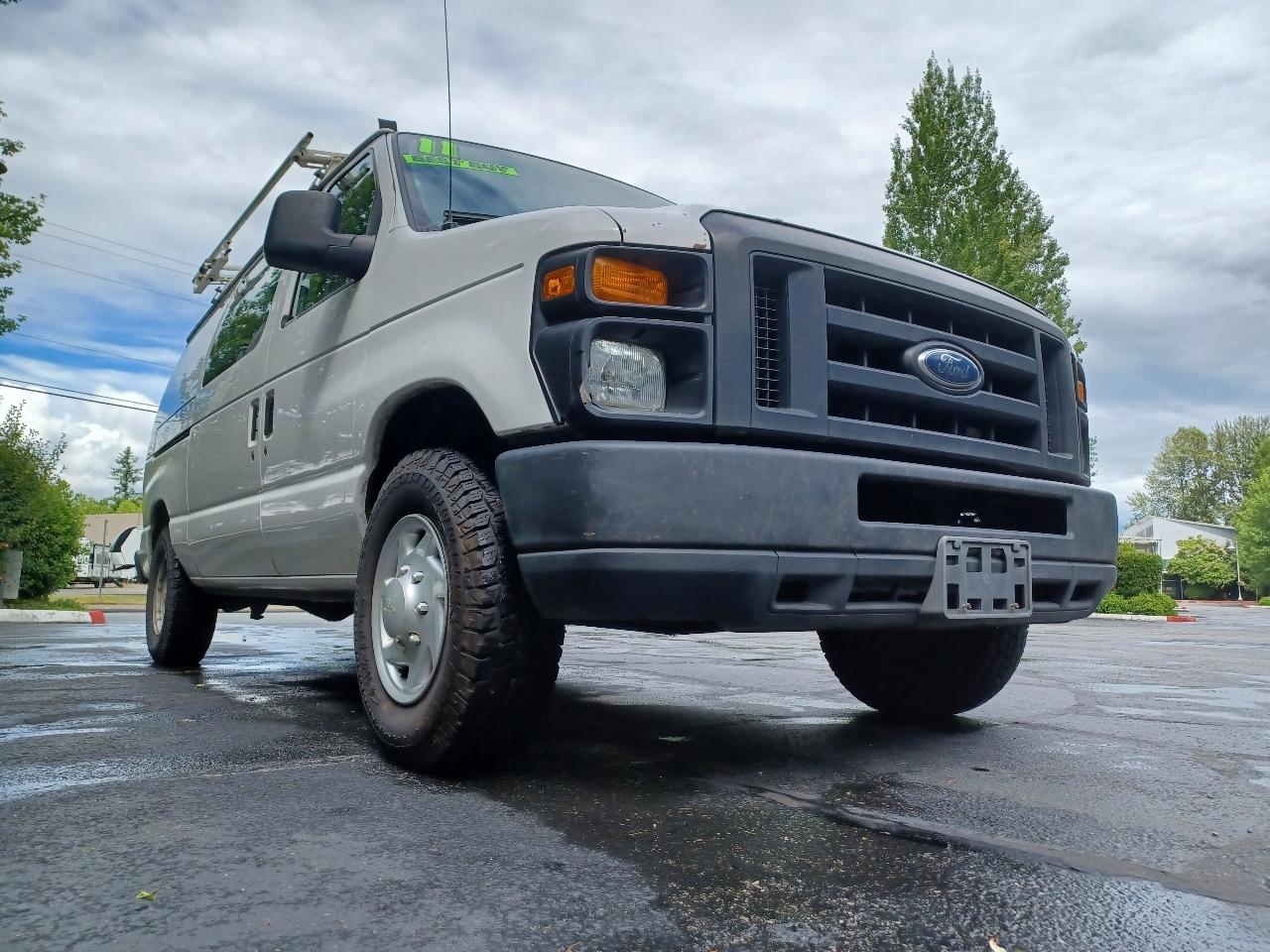 Ford Econoline E-150 2011