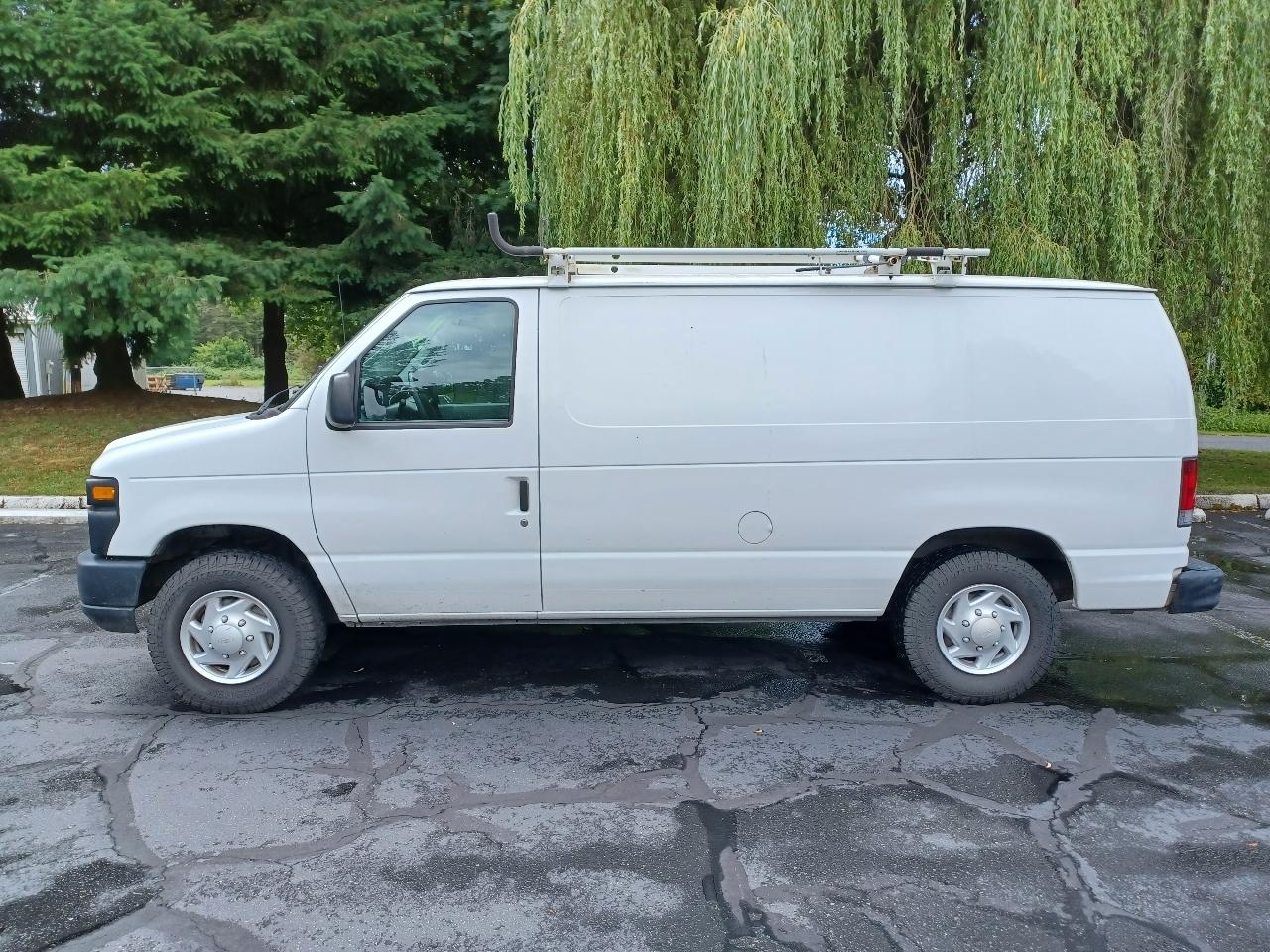 Ford Econoline E-150 2011