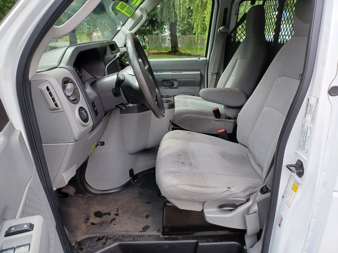 Ford Econoline E-150 2011