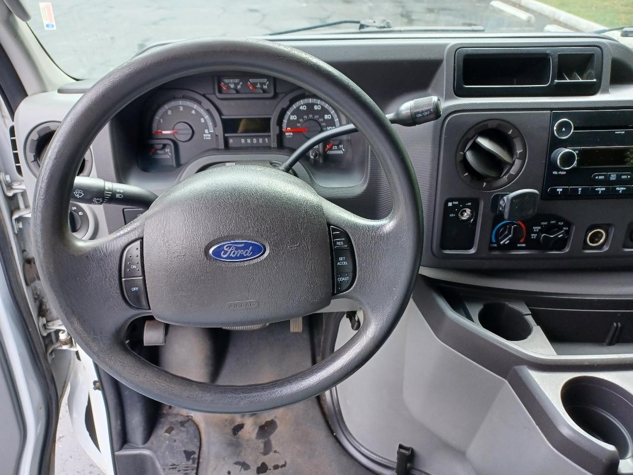 Ford Econoline E-150 2011