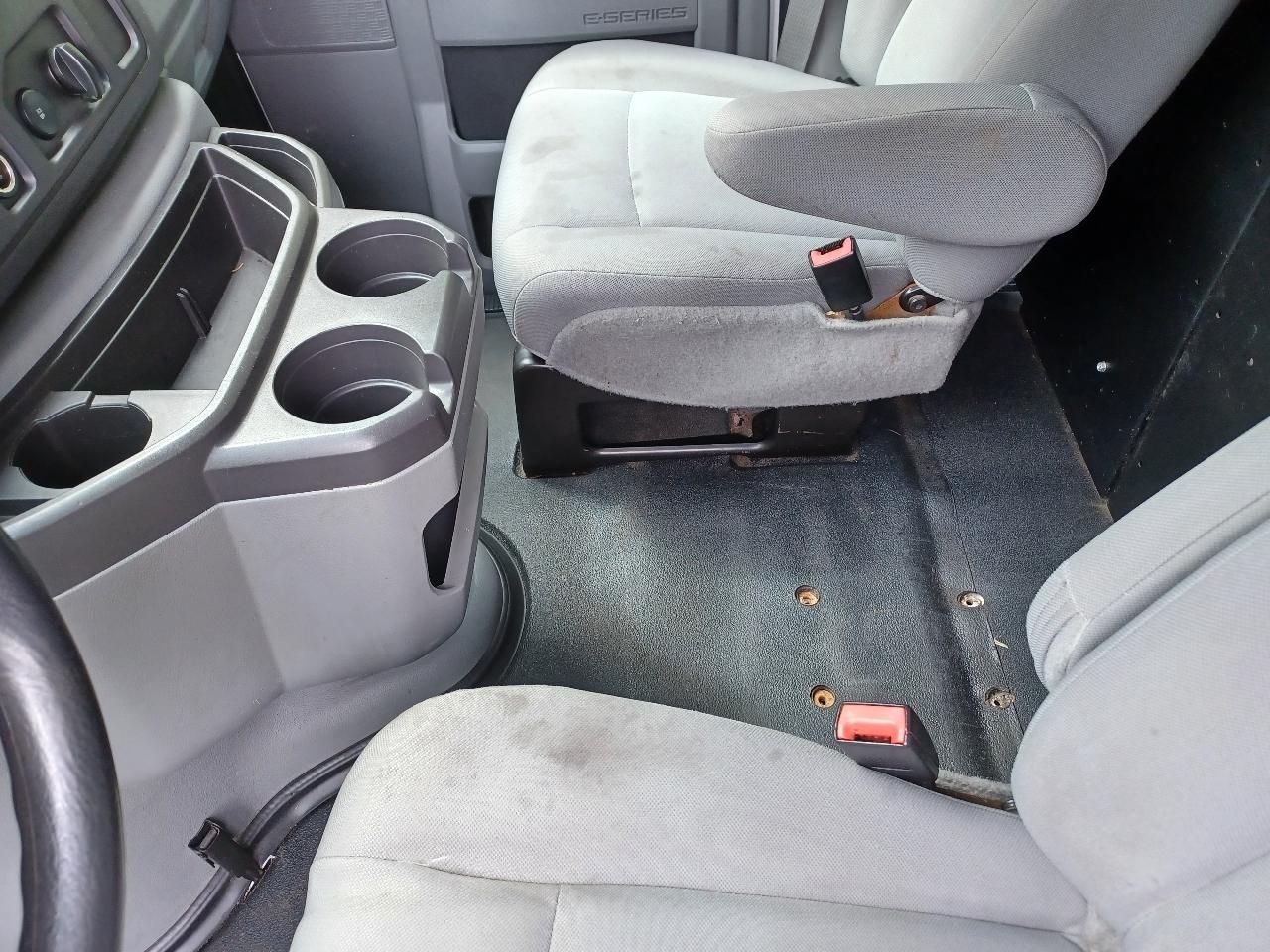Ford Econoline E-150 2011