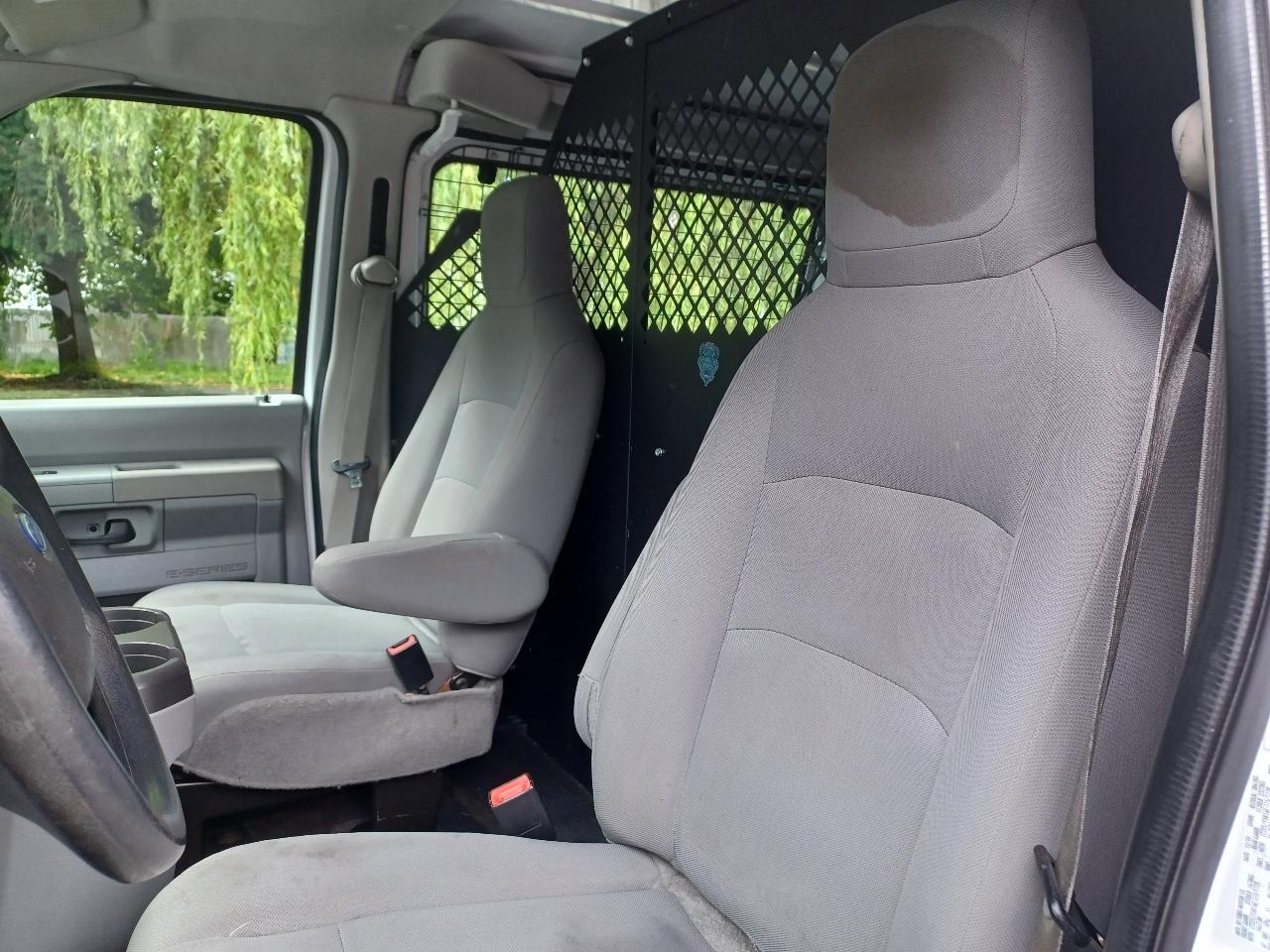 Ford Econoline E-150 2011