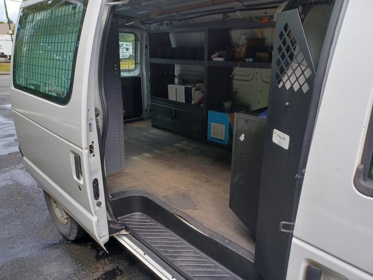 Ford Econoline E-150 2011