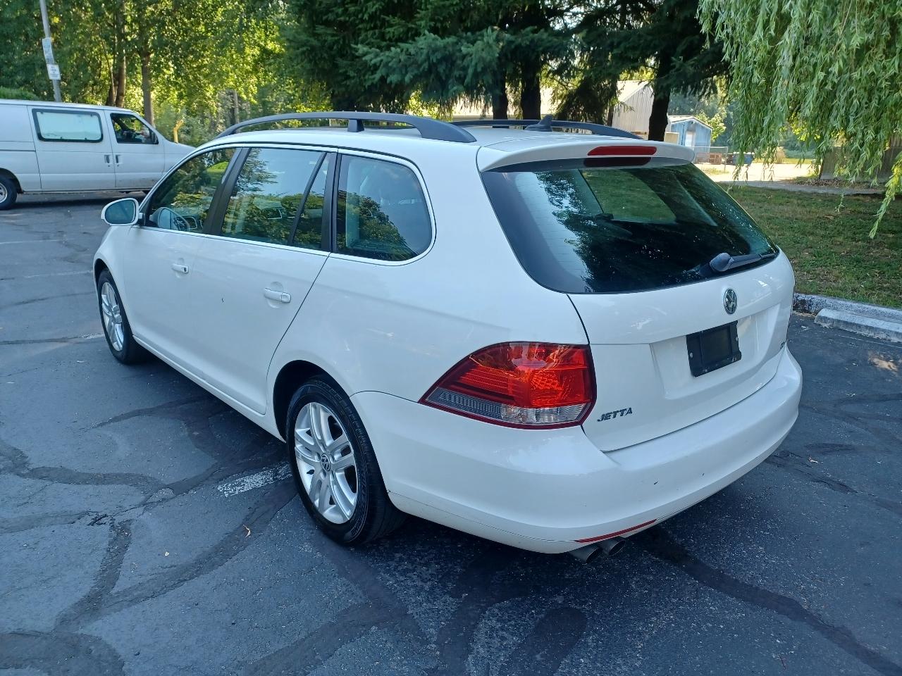 Volkswagen Jetta SportWagen TDI 2010
