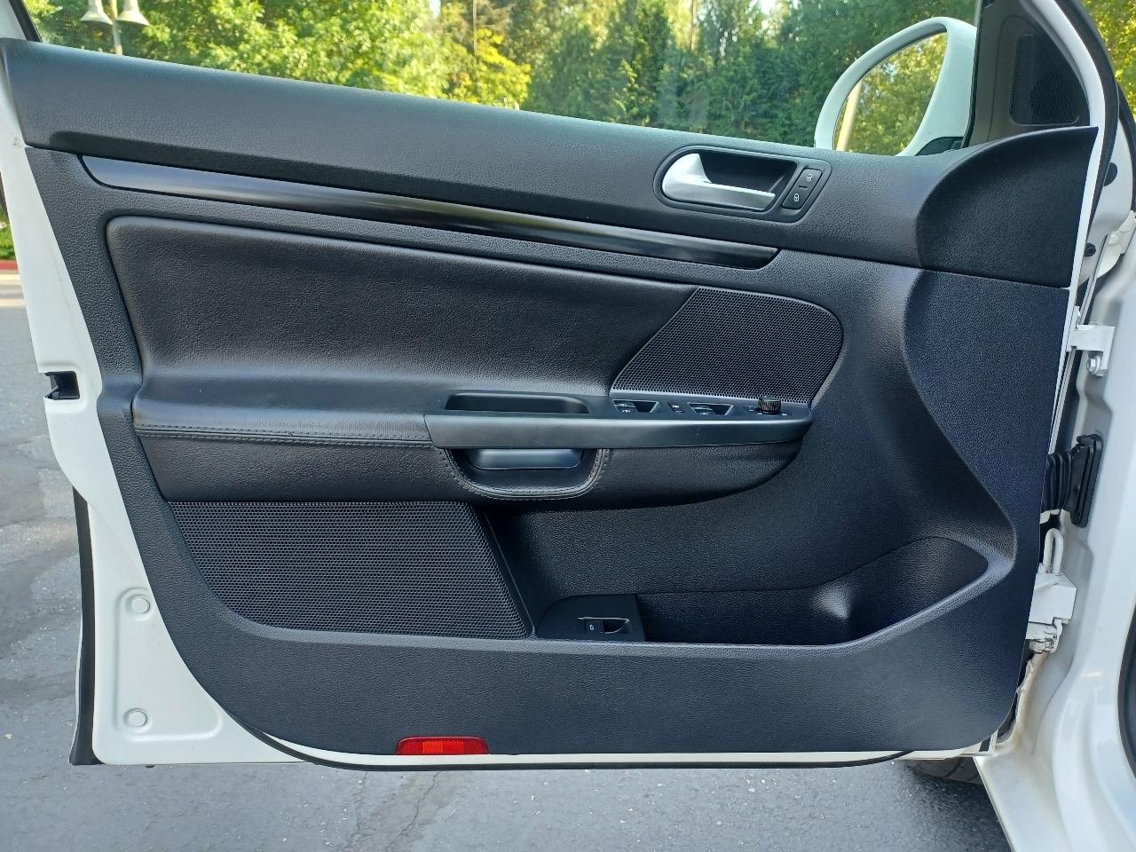 Volkswagen Jetta SportWagen TDI 2010