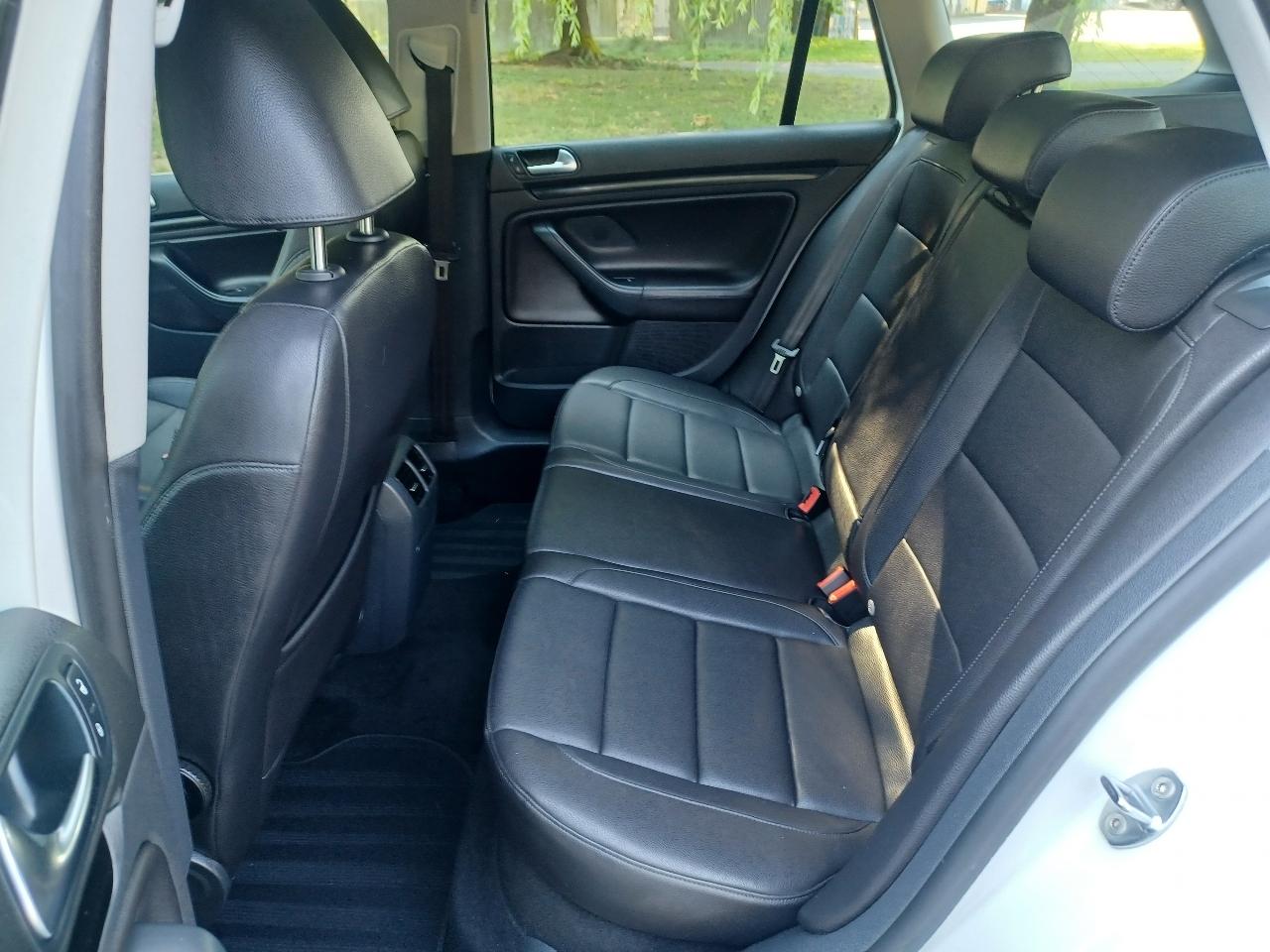 Volkswagen Jetta SportWagen TDI 2010