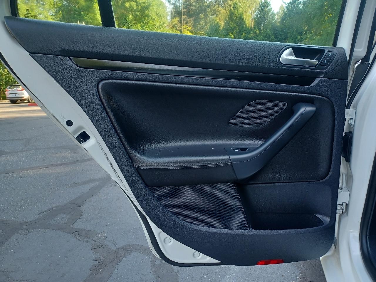Volkswagen Jetta SportWagen TDI 2010