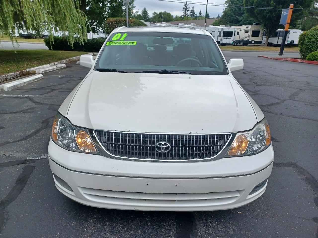 Toyota Avalon XL 2001