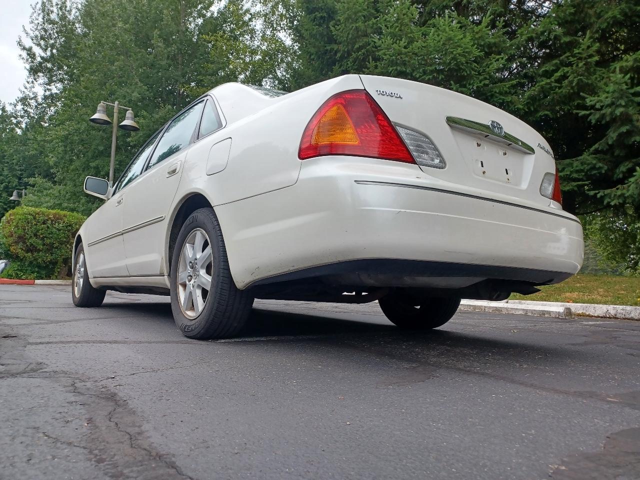 Toyota Avalon XL 2001