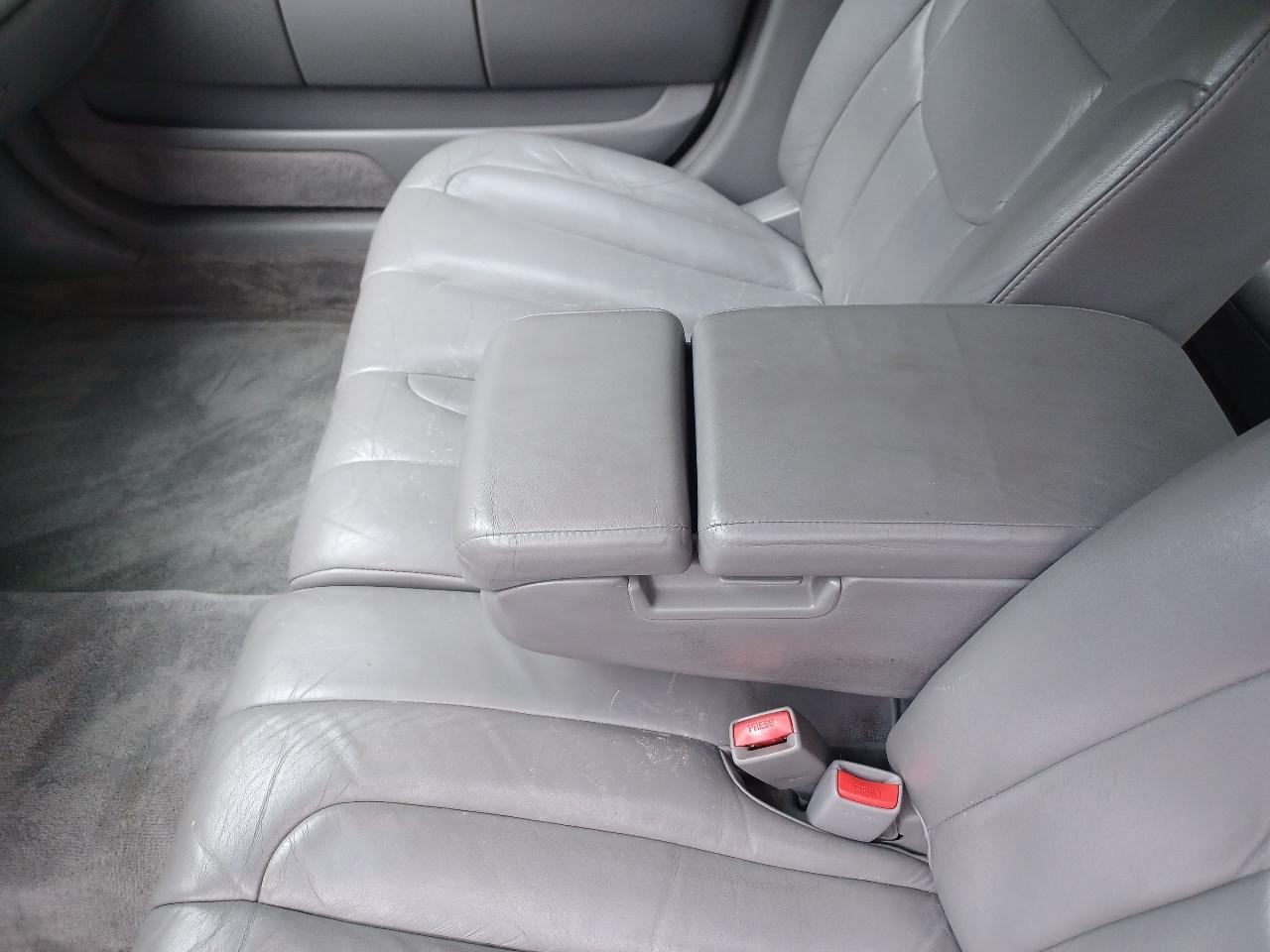 Toyota Avalon XL 2001