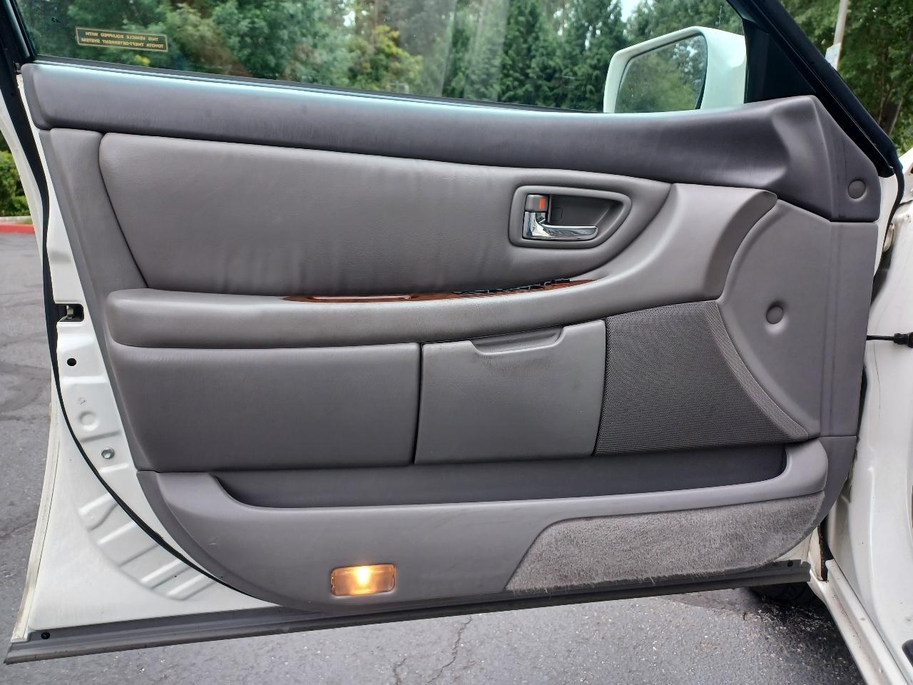 Toyota Avalon XL 2001