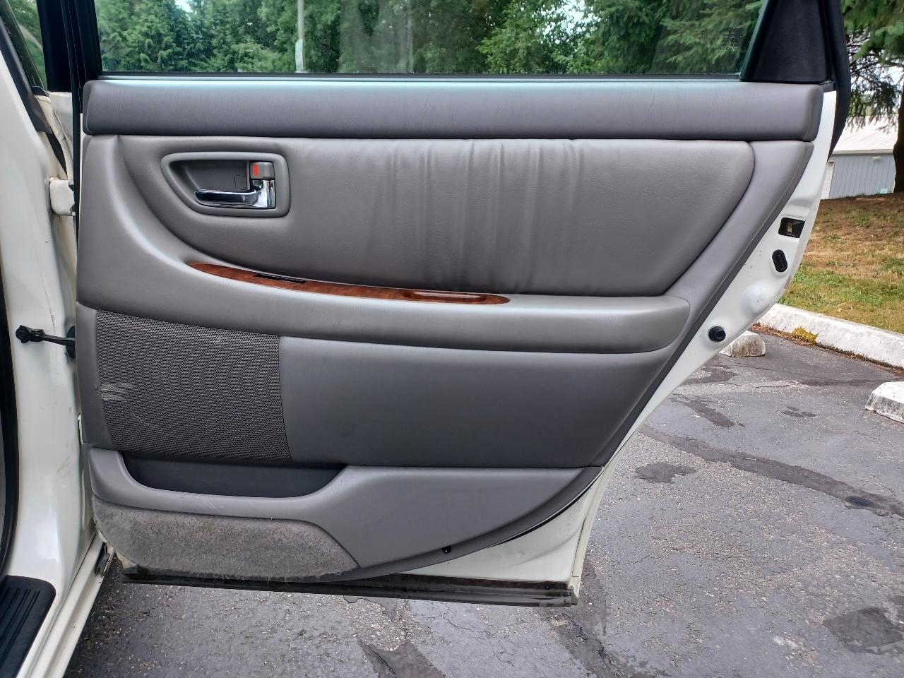 Toyota Avalon XL 2001