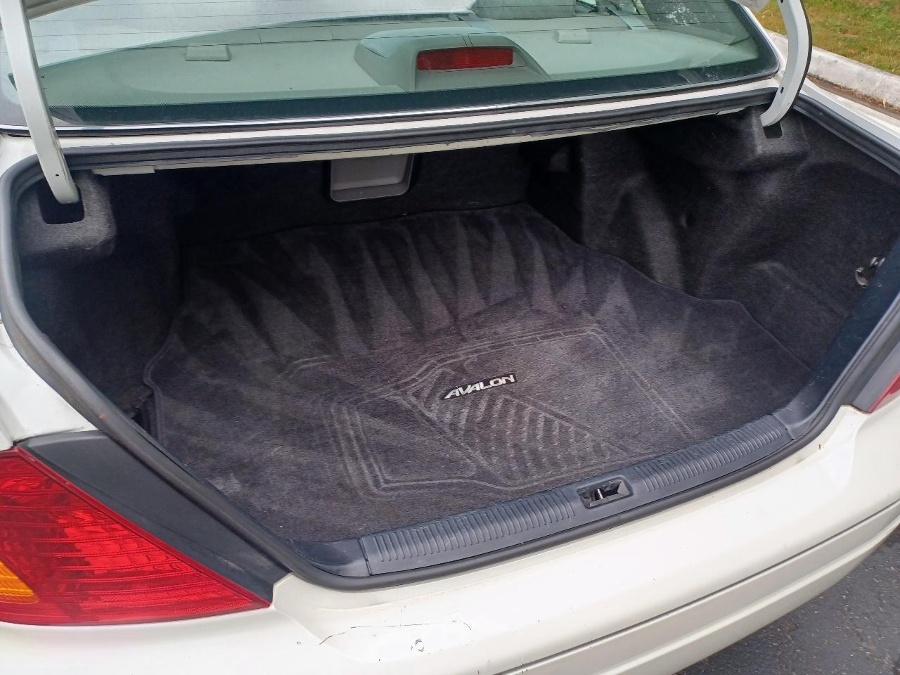 Toyota Avalon XL 2001