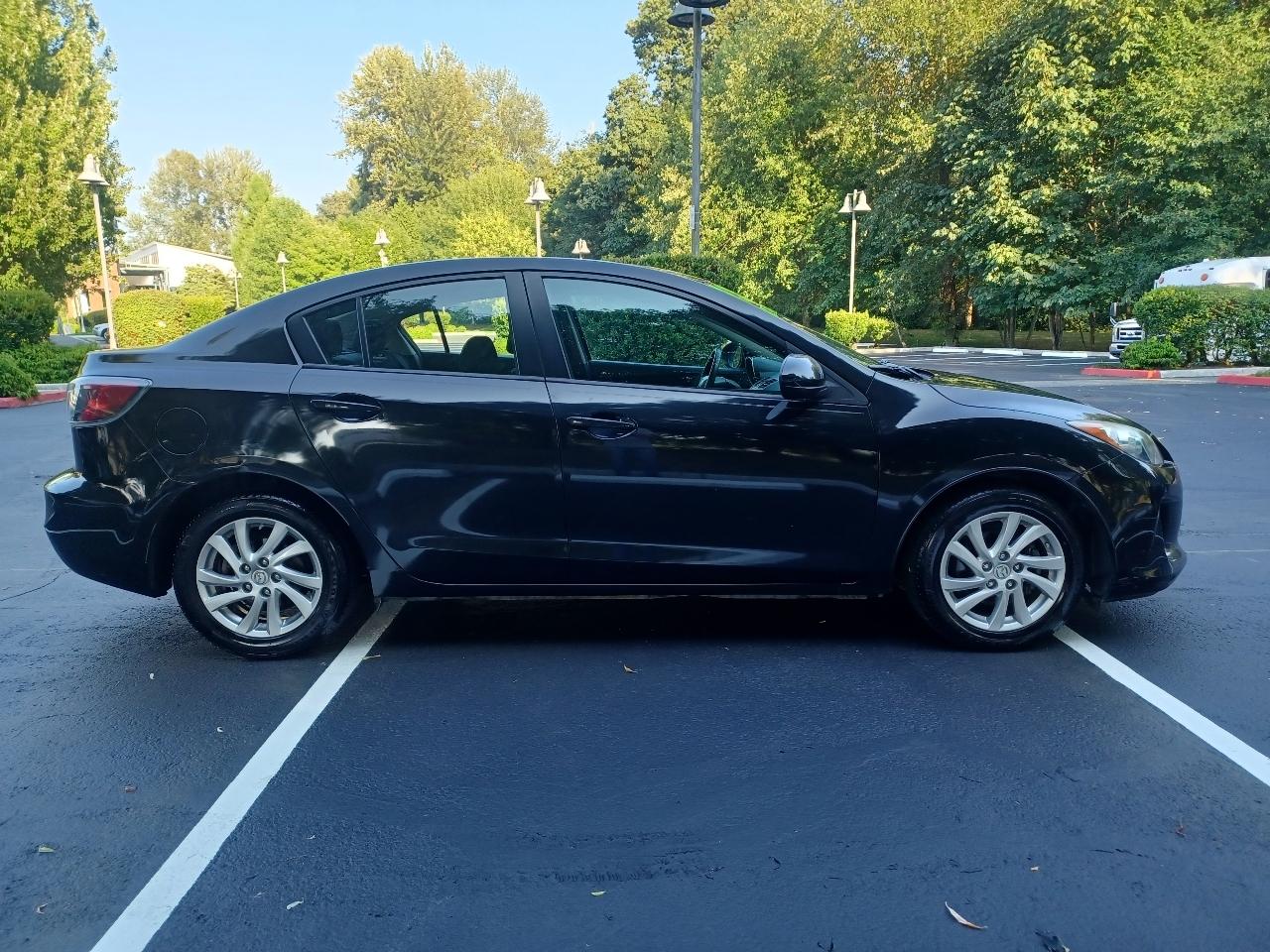 Mazda MAZDA3 i Touring 4-door 2012