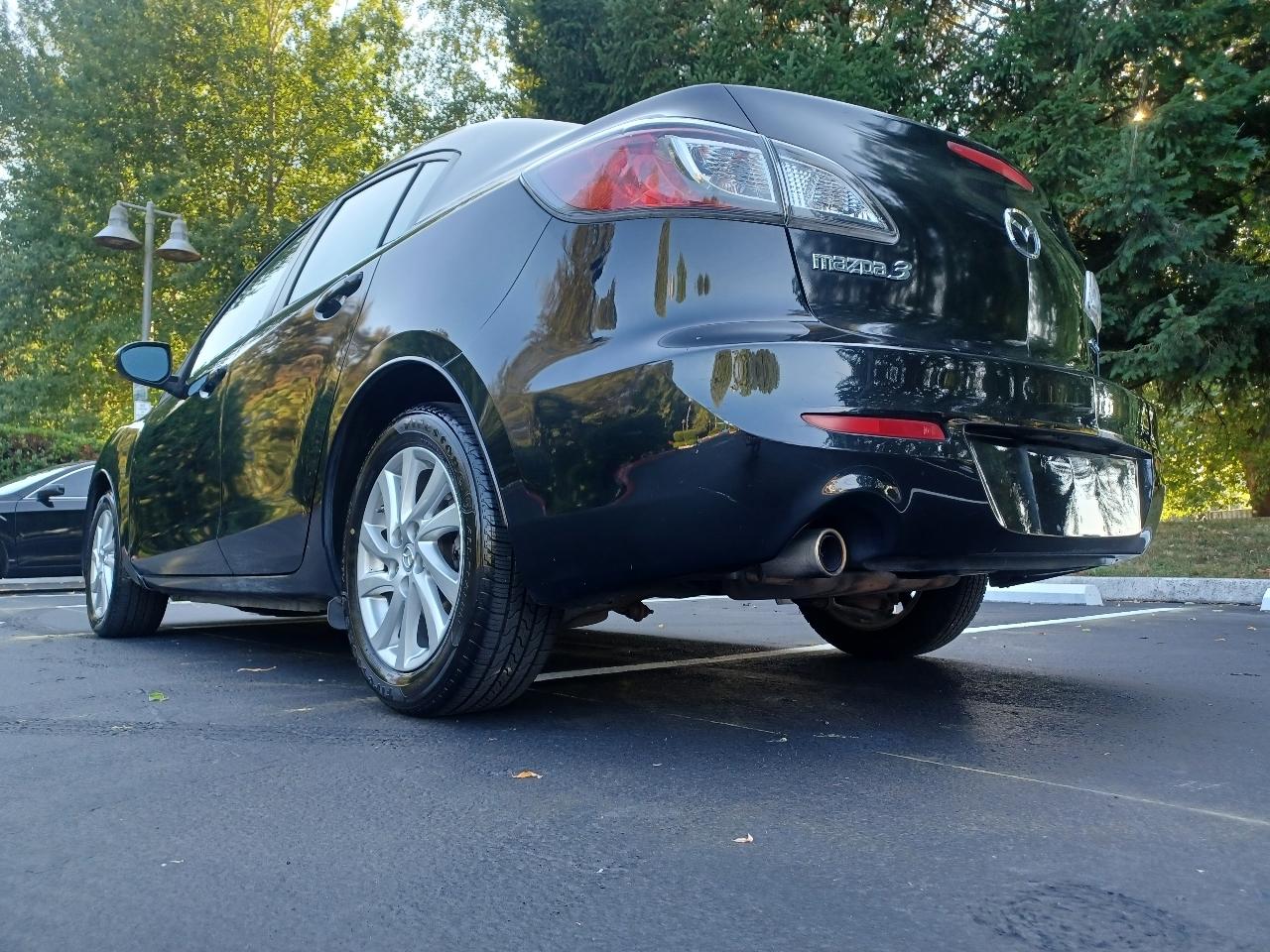 Mazda MAZDA3 i Touring 4-door 2012