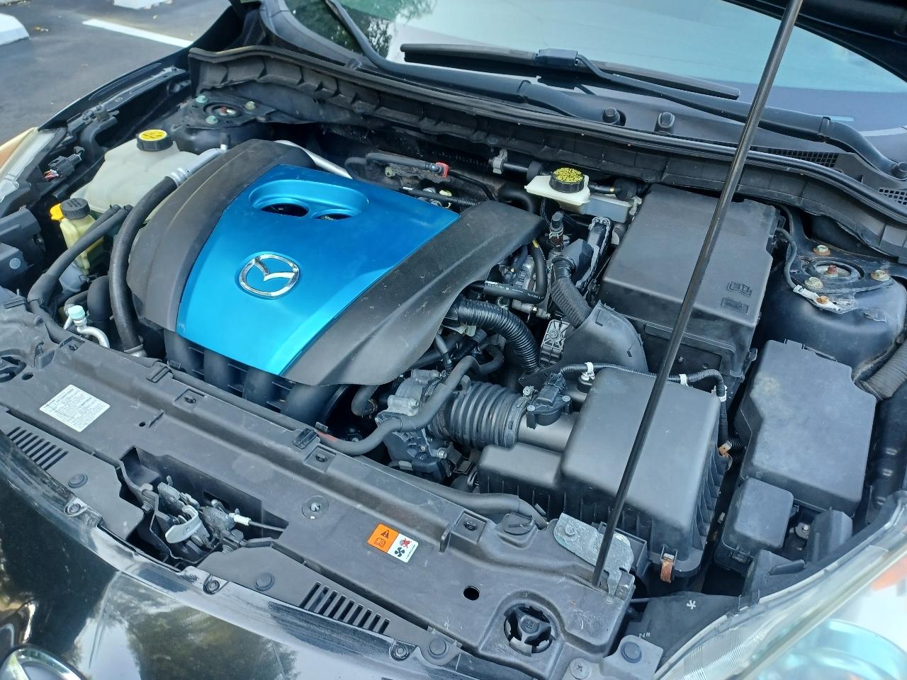 Mazda MAZDA3 i Touring 4-door 2012
