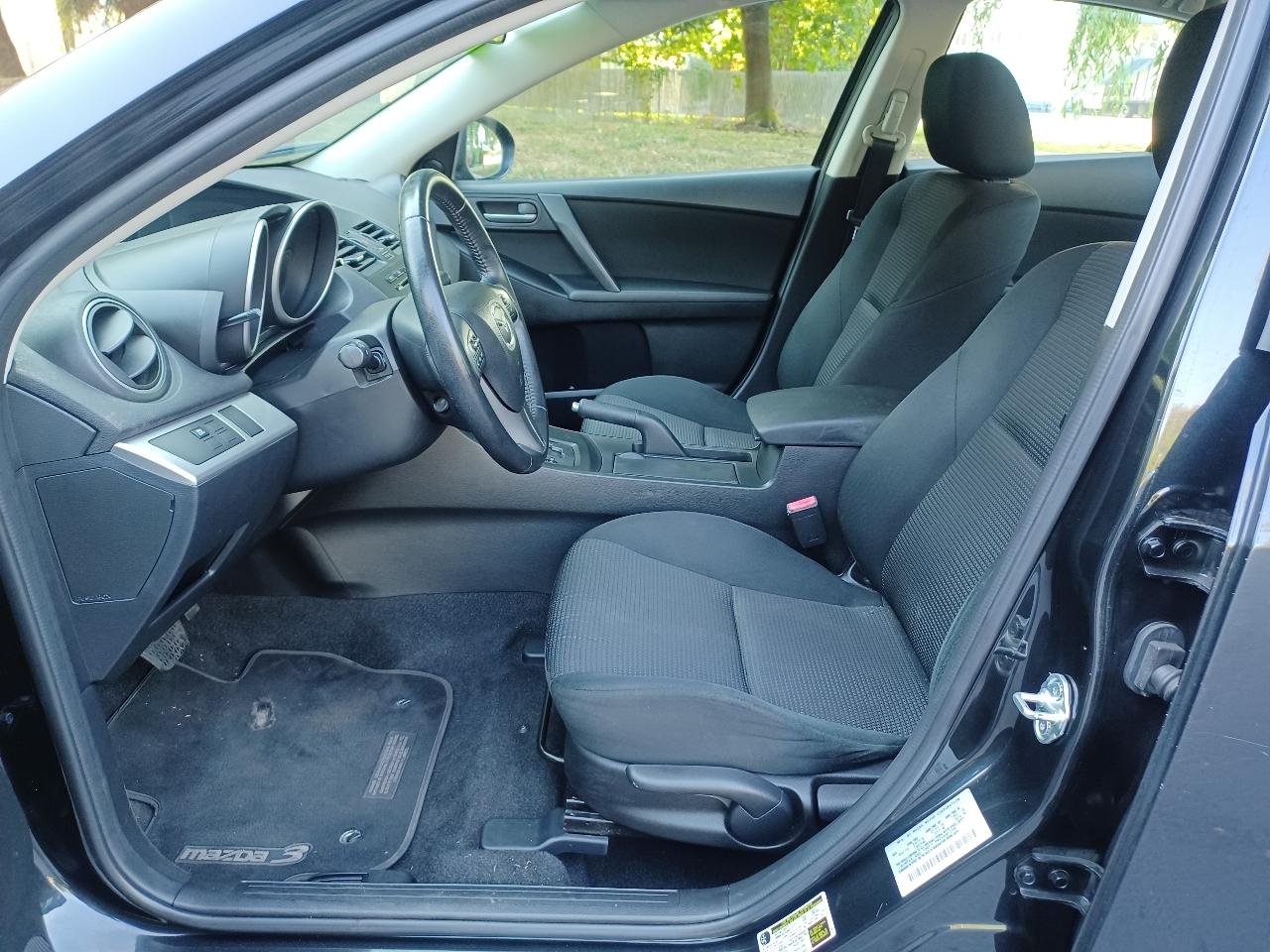 Mazda MAZDA3 i Touring 4-door 2012