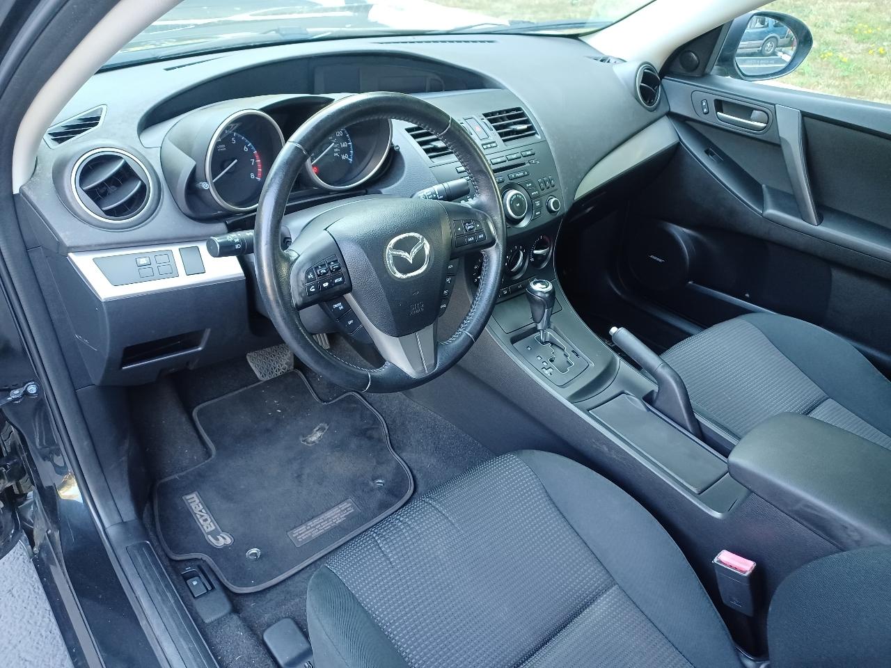 Mazda MAZDA3 i Touring 4-door 2012