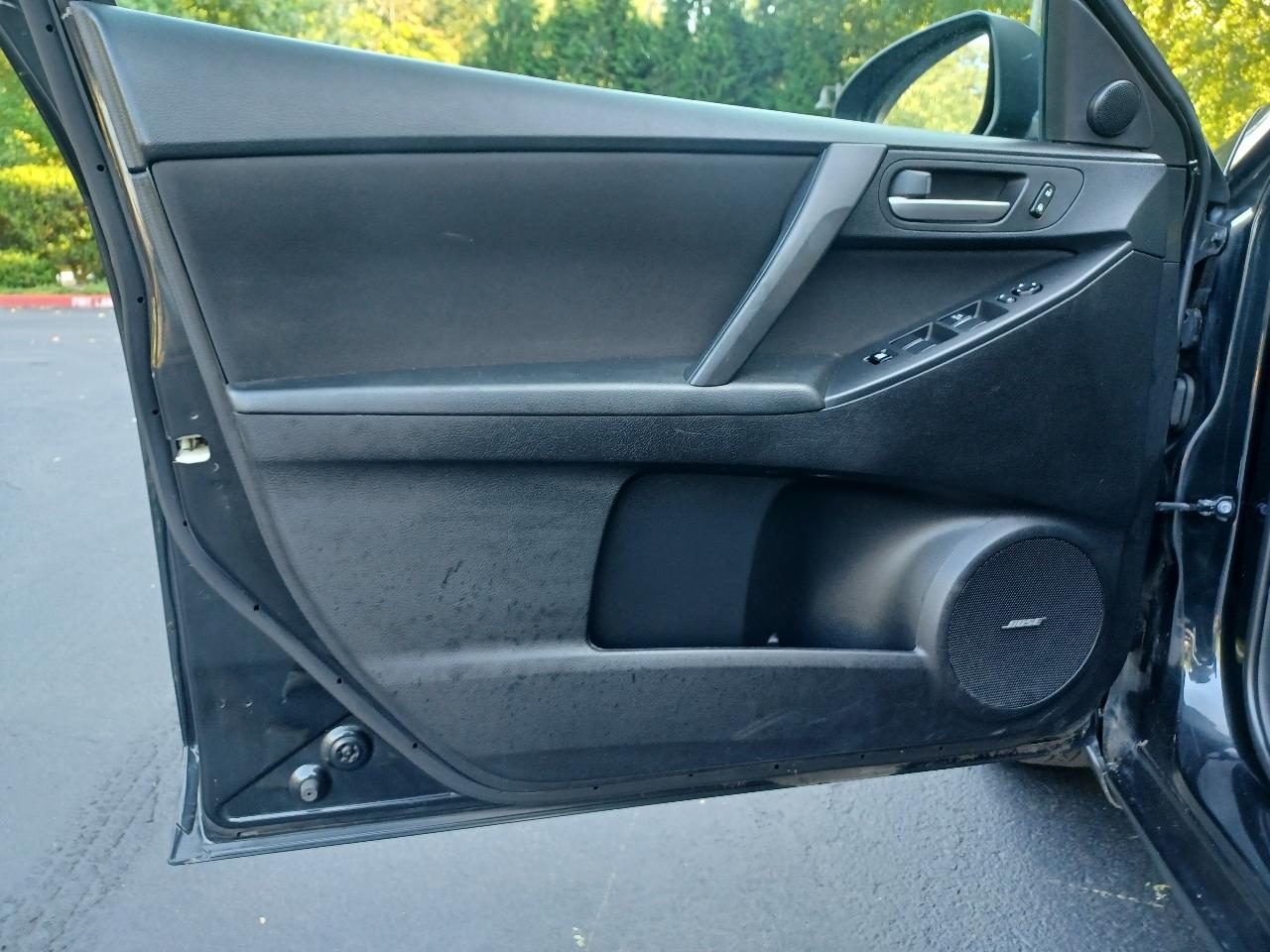 Mazda MAZDA3 i Touring 4-door 2012