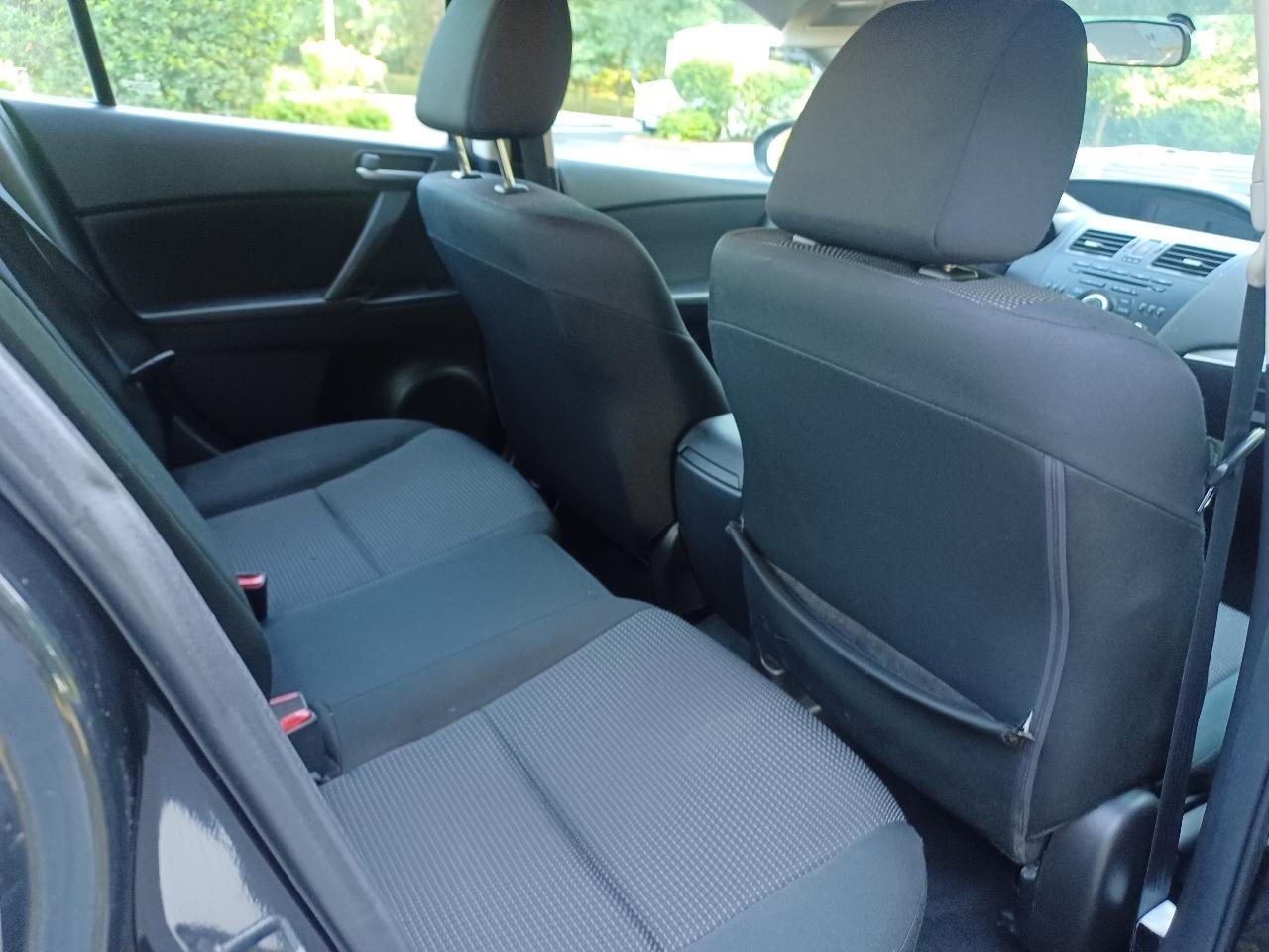 Mazda MAZDA3 i Touring 4-door 2012