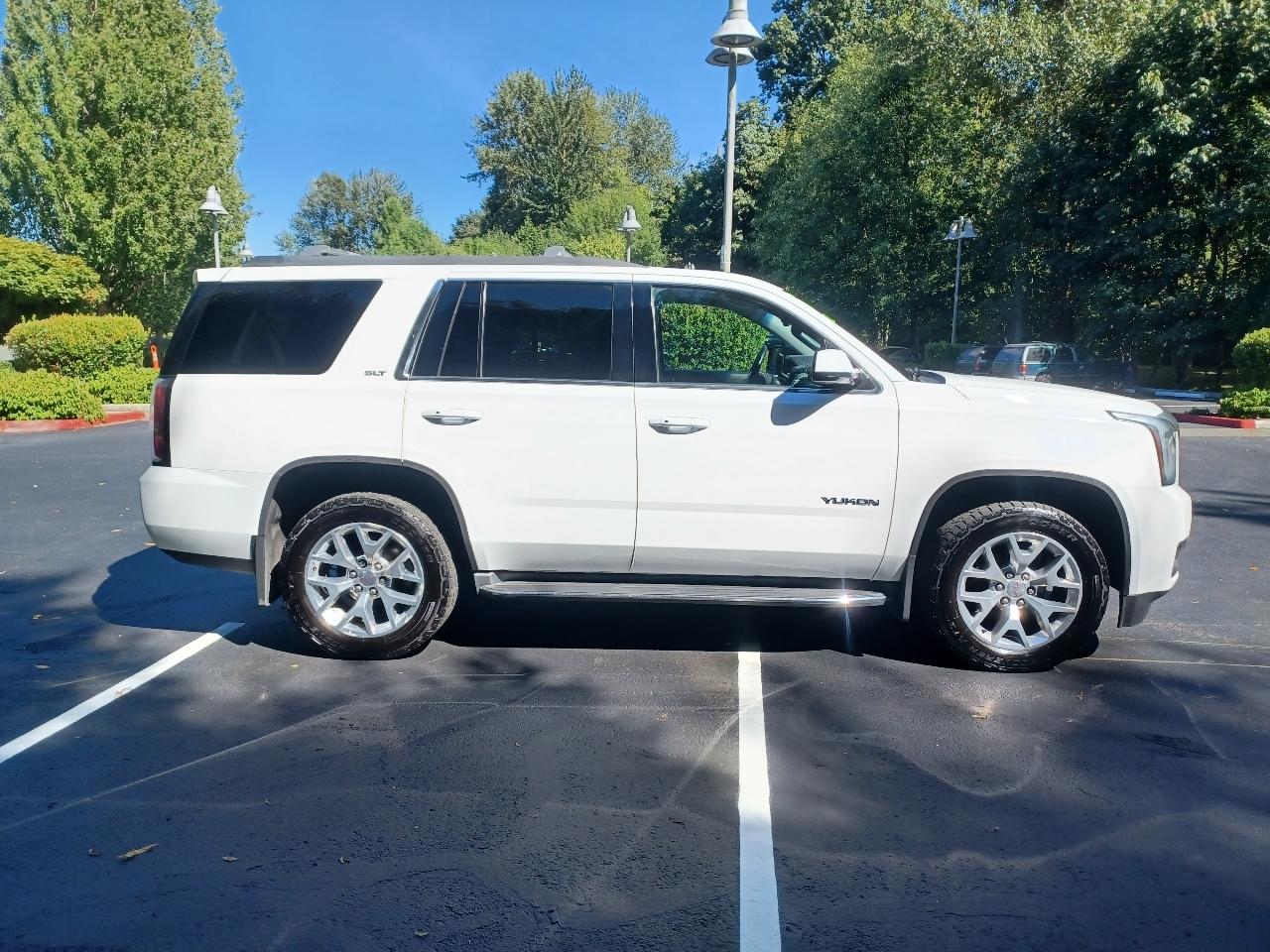 GMC Yukon SLT 4WD 2015